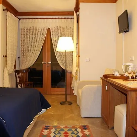 Tuncel Efe Otel 4*